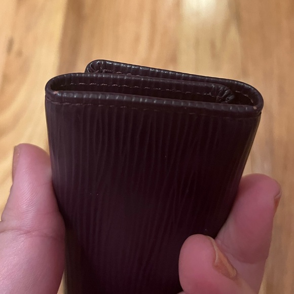 Louis Vuitton 4 Key Holder - Picture 4 of 10